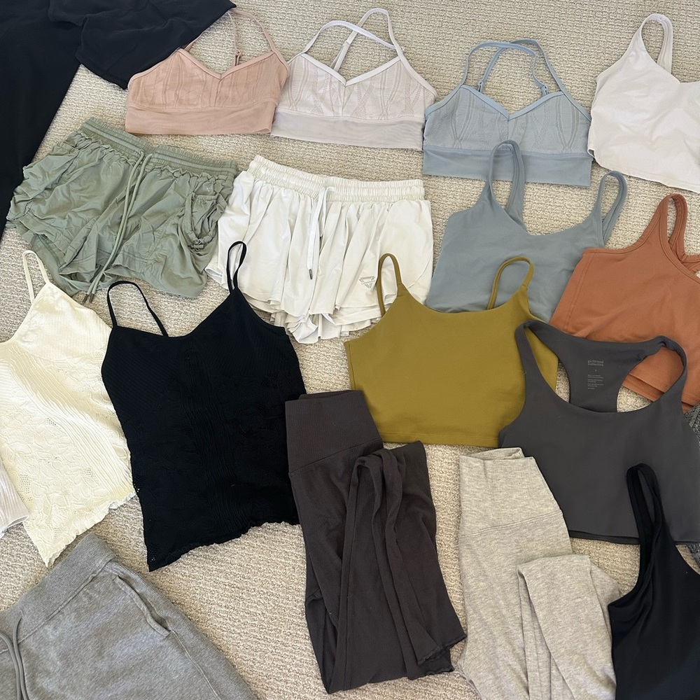 Activewear LOT. Size (S)